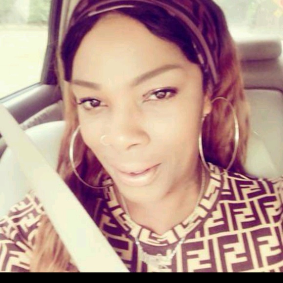 Meet your Posher, Makeba - Picture 1 of 1